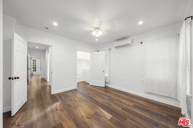 Building Photo - 369 S Virgil Ave