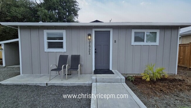 Building Photo - 31721 W Commercial St