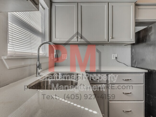 Building Photo - 1514 NW 18th St