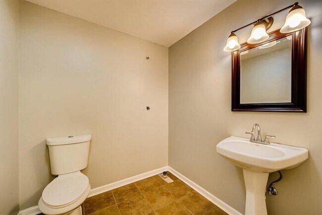 Building Photo - 3 Meadow Lane, Oakwood Hills, IL, 60013