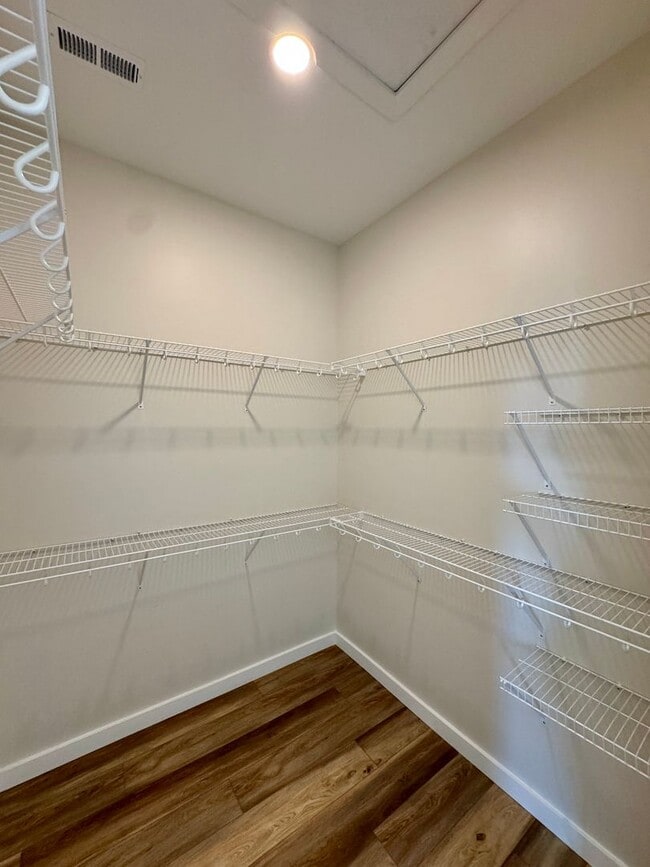 Building Photo - 1865 Zeta Way