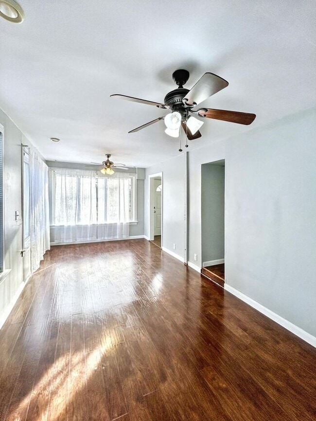 Building Photo - Charming 3-Bedroom Home – Spacious & Conve...