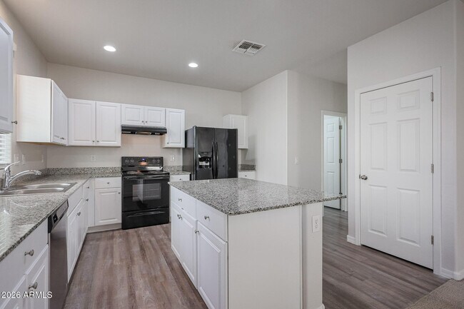 Building Photo - 5458 W Fulton St