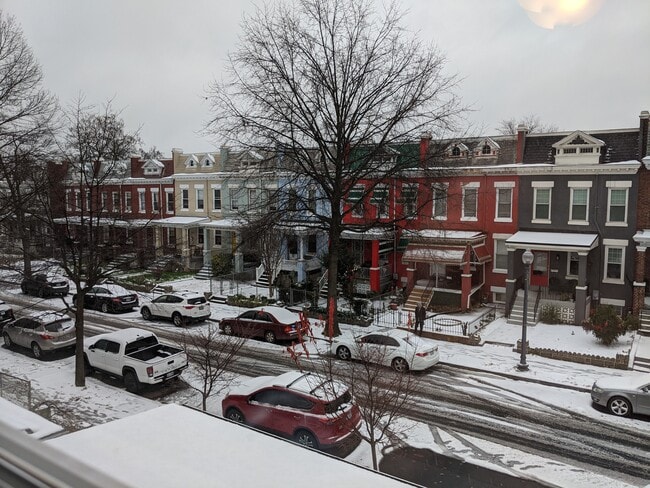 Building Photo - 627 Lamont St NW