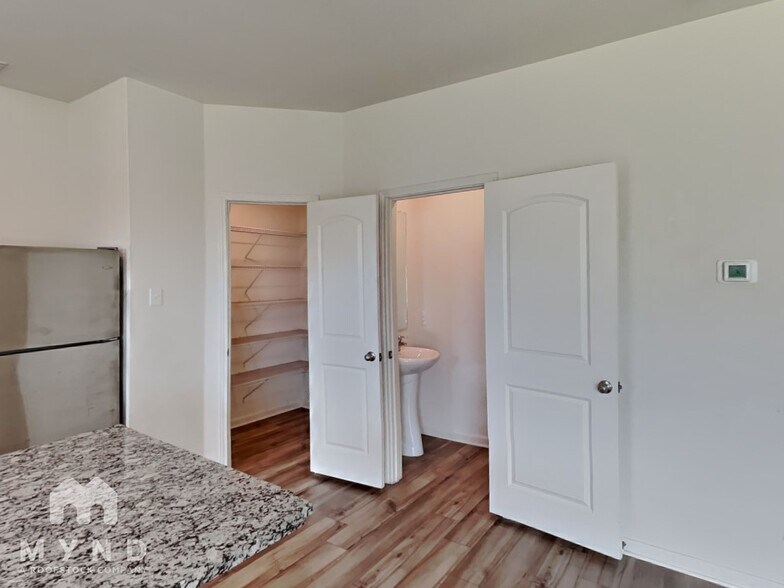 Building Photo - 732 Keeneland Dr