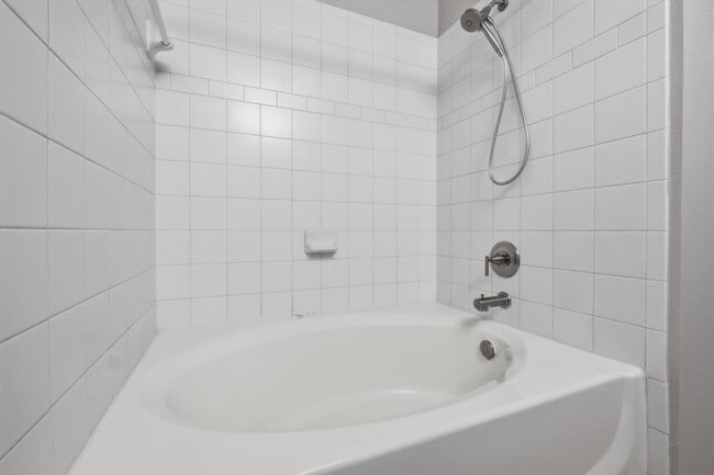 Building Photo - 508 Refugio St