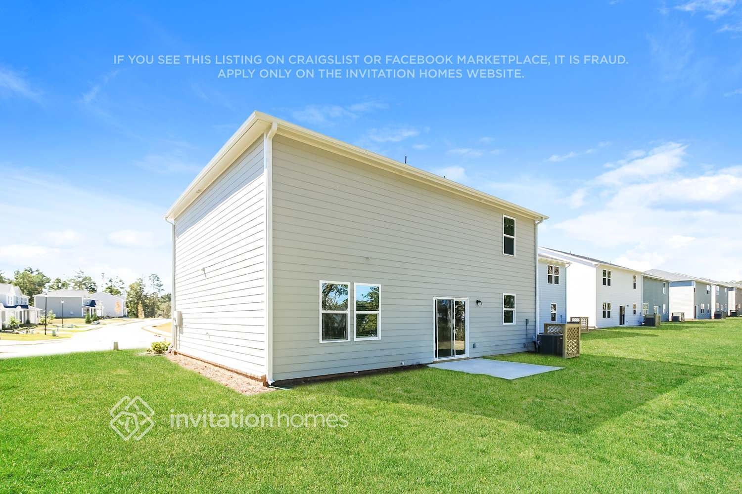 Building Photo - 854 Pebble Blvd