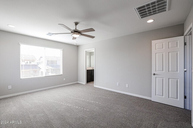 Building Photo - 8963 W Luke Ave