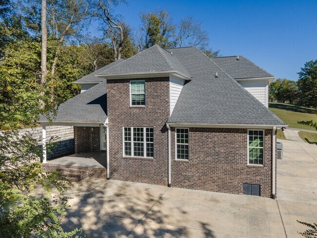 Building Photo - 601 Joyce Ave