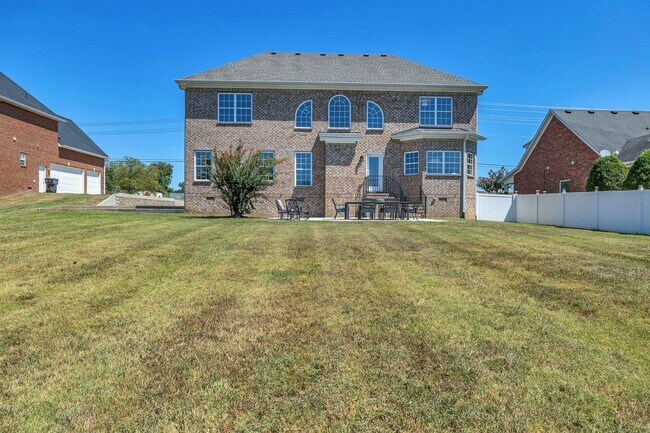 Building Photo - Luxury 4BR Home with River Views & Entertainer’s Bonus Room
