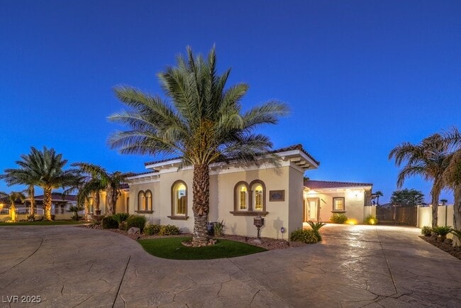 Building Photo - 2780 El Camino Rd