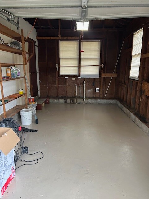 Building Photo - 2076 S Grandview Ave