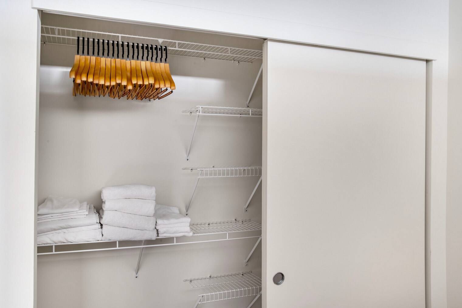 Building Photo - 10349 NE 10th St