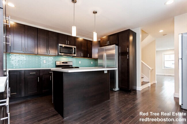 Building Photo - 476 Fulton St