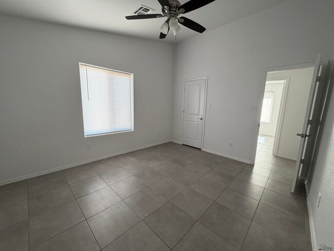 Building Photo - 4792 E Udall Ln
