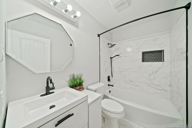 Building Photo - 6519 Spring Manor St