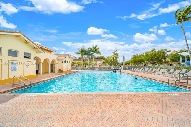 Building Photo - 1158 SE 23rd Ave