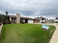 Building Photo - Spacious 4-Bedroom Home in Northeast Baker...