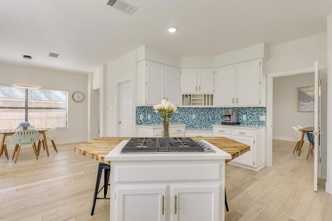 Building Photo - 3914 Latimer Dr