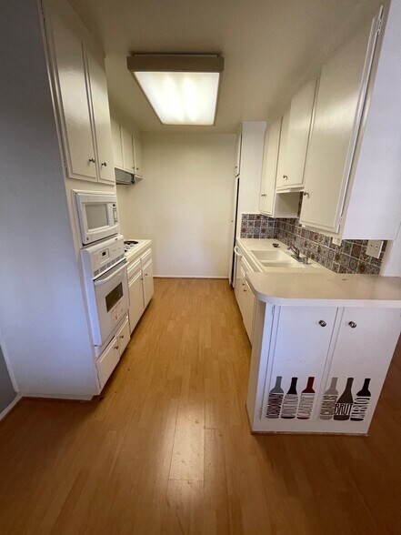 Building Photo - 930 S Shenandoah St