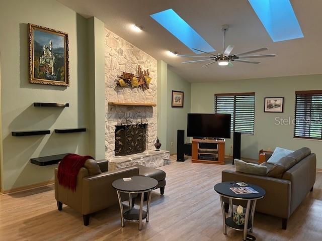 Building Photo - 29 Winding Creek Way