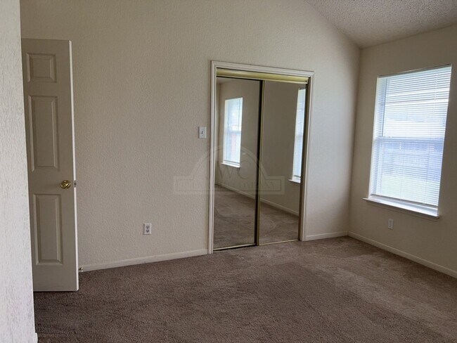 Building Photo - 4004 Riverrock Dr