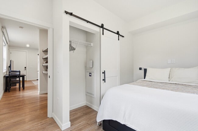 Building Photo - 2115 Hummingbird Wy