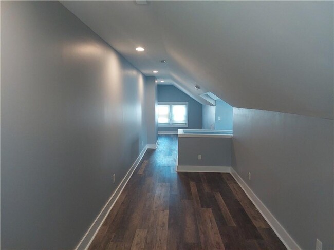 Building Photo - 23 E 36th St