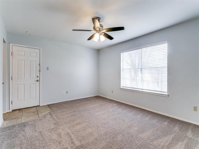 Building Photo - 980 Meadow Cir S