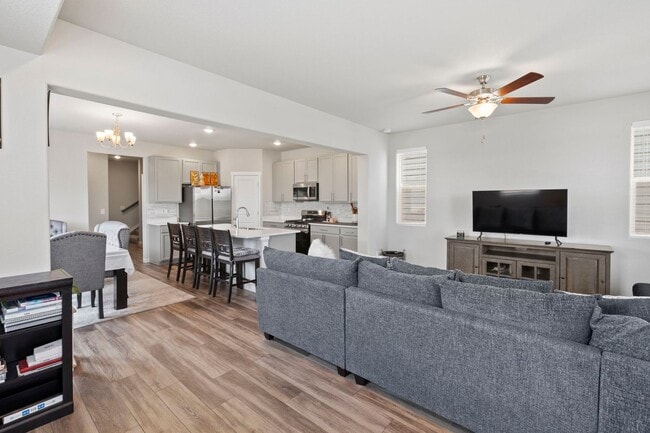 Building Photo - Modern 4BD/3BA Home with Covered Balcony &...