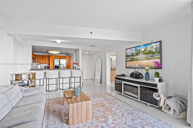 Building Photo - 6362 Collins Ave