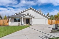 Building Photo - 3BR - 2BA Modern Living in a Quiet Cul-de-Sac
