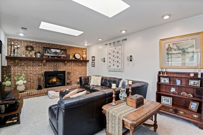 Building Photo - 2131 Silentree Dr