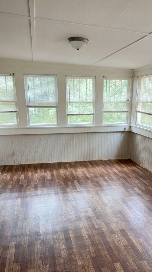 Building Photo - 3 Bed 1 Bath House