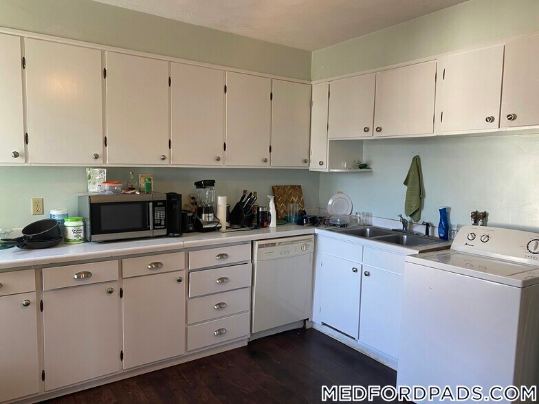 Building Photo - 27 Princeton St