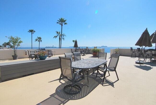 Building Photo - 1174 E Ocean Blvd