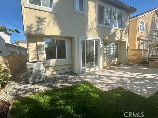 Building Photo - 27935 Hedgeline Dr