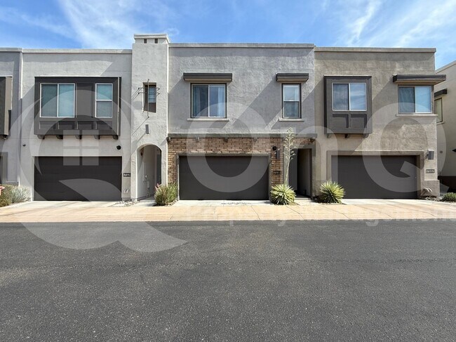 Primary Photo - 7330 E Vista Bonita Dr
