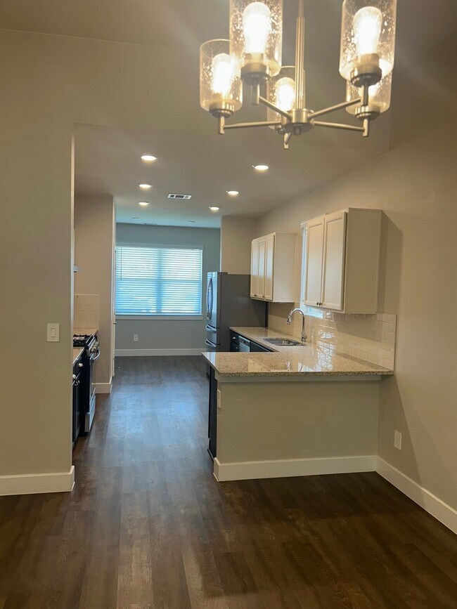 Building Photo - 423 Black Walnut Dr