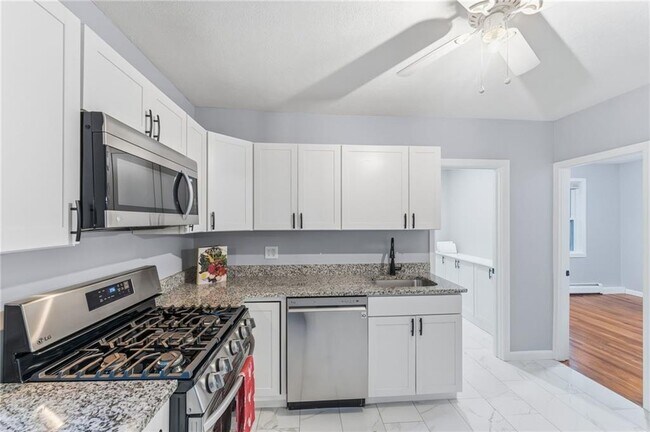 Building Photo - 108 Waterman Ave