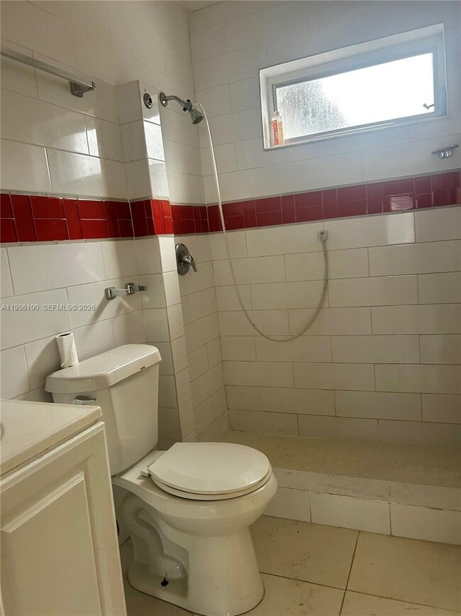 Building Photo - 3720 SW 32 Ave