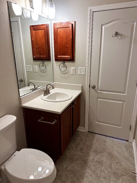 Building Photo - 118 Artesian Ln NW