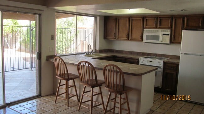 Building Photo - $1995 / 3br - 1600ft2 - OPEN-Saturday 6-14...