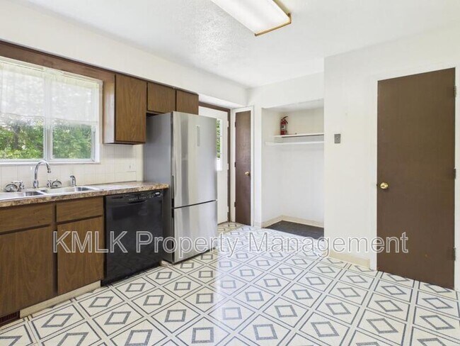 Building Photo - 4280 Lorwood Dr