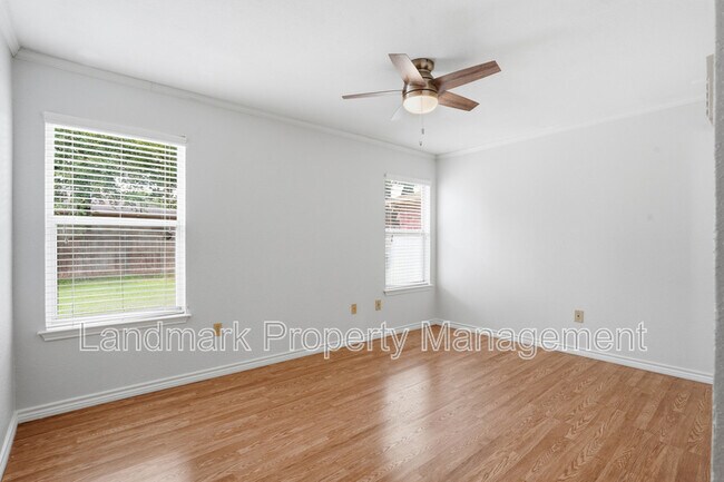 Building Photo - 1122 Hidden Creek Dr