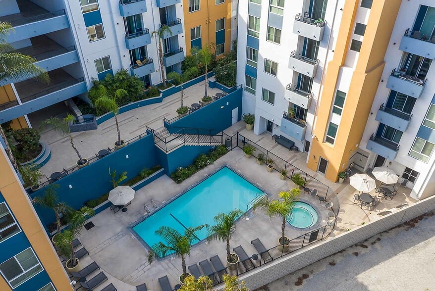 Building Photo - Ashton Sherman Village