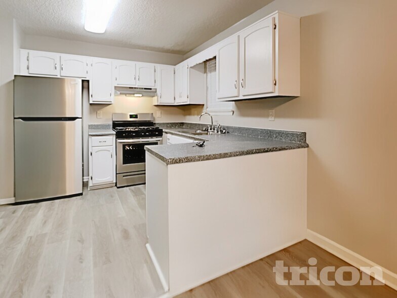 Building Photo - 2122 Cedar Creek Ln