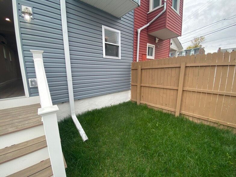 Back yard - 417 Jones St