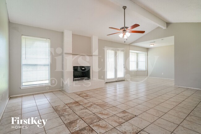 Building Photo - 5304 Tamarack Ct