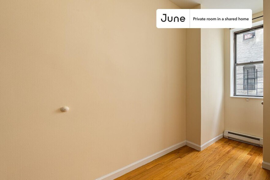 Building Photo - Room in Shared 4 bed/2 bath home